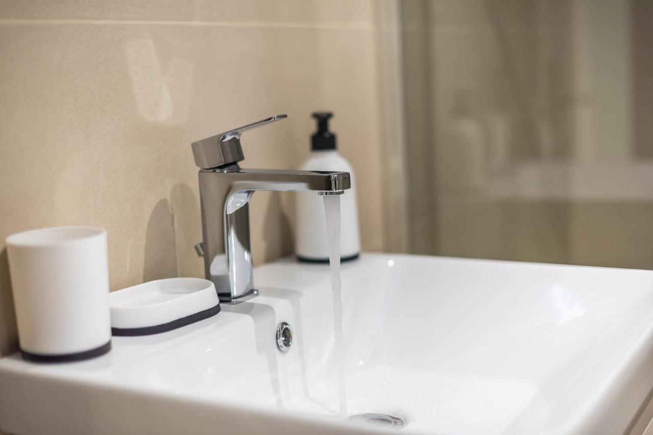 Stylish Urban Suites เอเธนส์ ภายนอก รูปภาพ